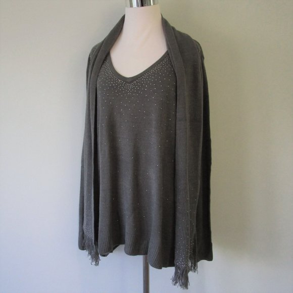 💕 NWT Gray Rhinestone Embellished Sweater Scarf Set - Picture 4 of 11